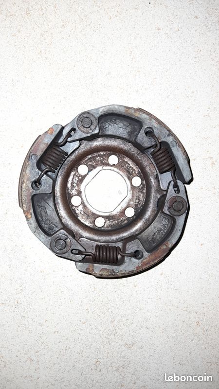 Embrayage origine gravé sigle MBK pour Nitro MBK Aerox Yamaha (image 1)