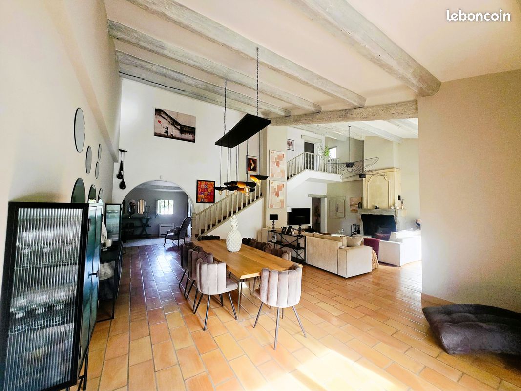 Maison 8 pièces 275 m² · à Tarascon · 275 m² · 755 000 €