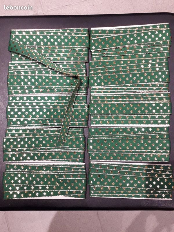 Lot de 10 Rubans vert et or (image 1)