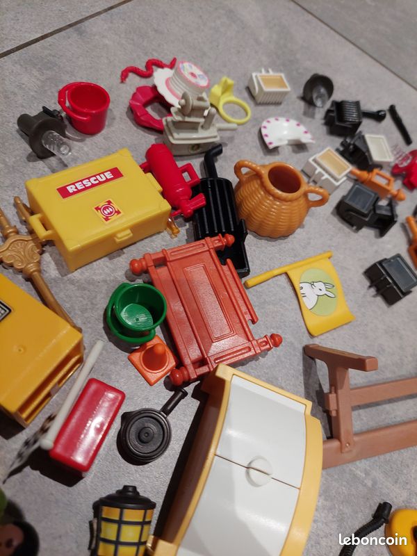 Grand lot playmobil vrac (image 2)