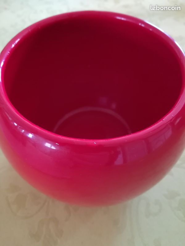 Pot/Vase rouge (image 1)