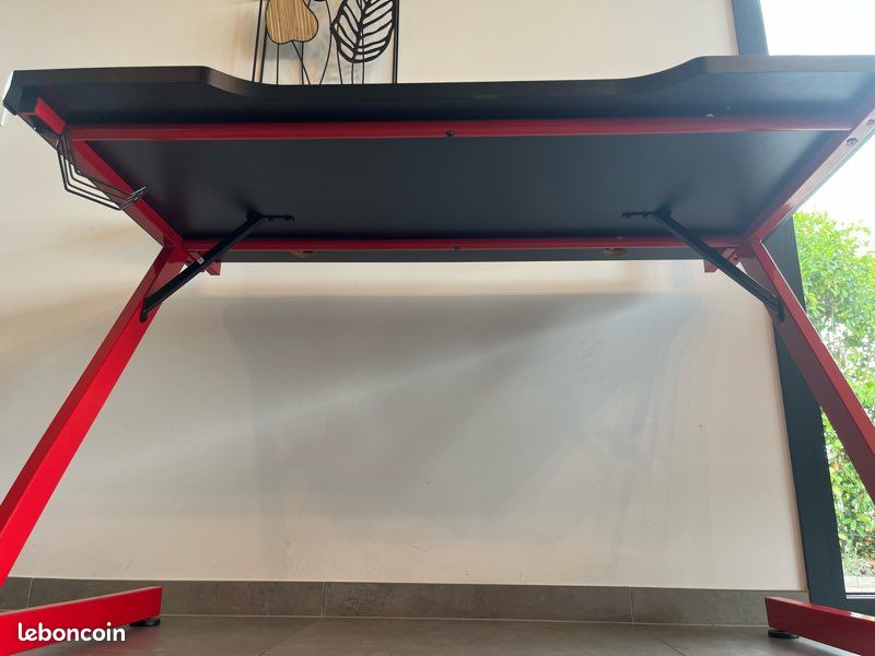 Bureau Gamer / Bureau de travail (acheté chez BUT) - Effet Carbone (image 6)