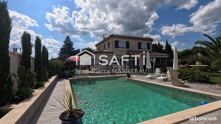 Propriété 8 pièces 245 m²