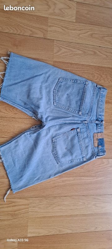Bermuda Levis (image 2)