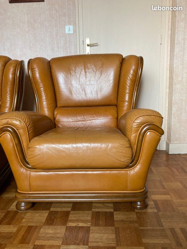 Fauteuil en cuir marron : 19 idées déco pour le salon