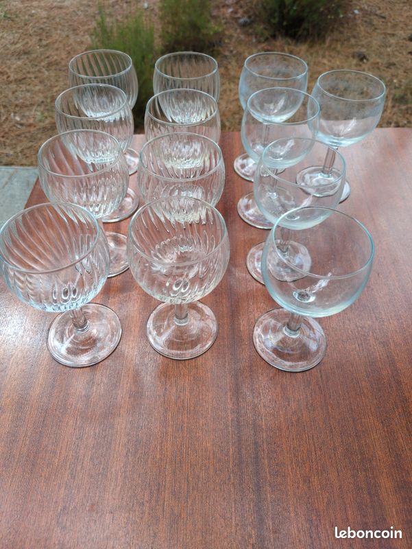 Lot de 13 verres ballon (image 1)