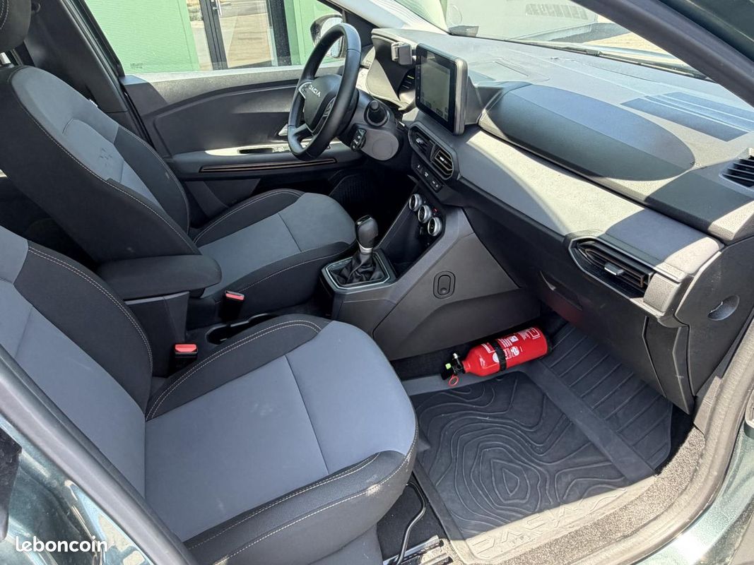Dacia jogger 1.6 hybride 140 7pl automatique + camera de recul + gps + alerte angle mort (image 14)
