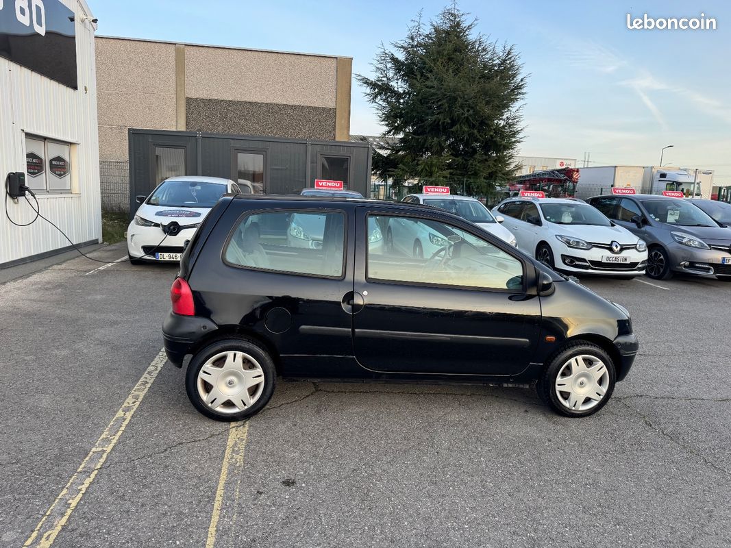 RENAULT TWINGO 1.2i 16V 75 CV 01/2001 111000 KM BOITE AUTOMATIQUE PREMIERE MAIN VITRES ÉLÉCTRIQUES RÉTROVISEURS (image 8)