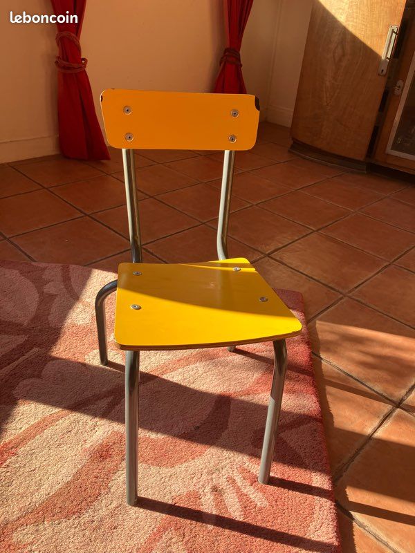 Chaise d écolier vintage jaune (image 1)
