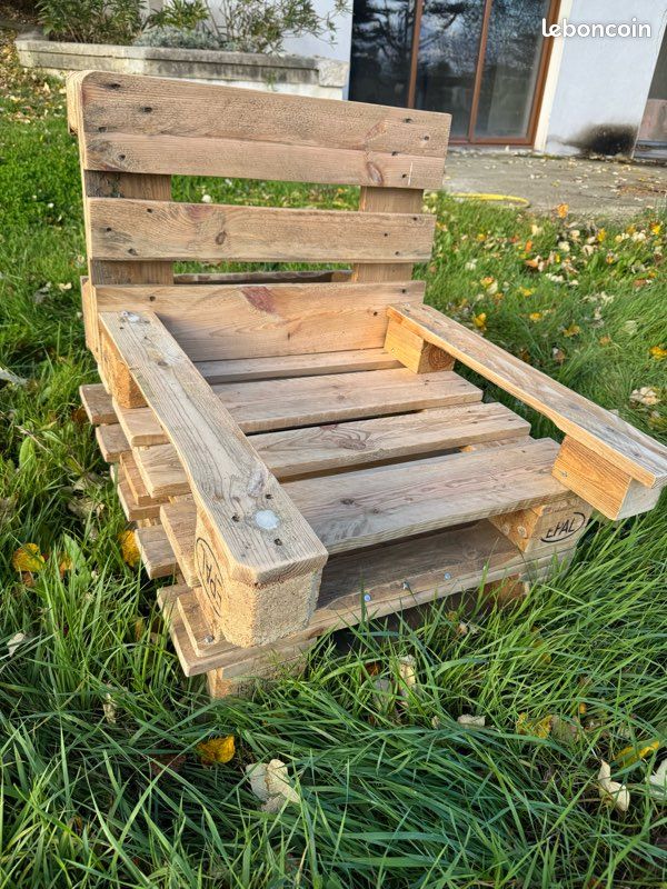 Chaise en palette fabriqué fraîchement (image 5)