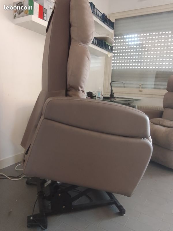 Fauteuil électrique (image 1)