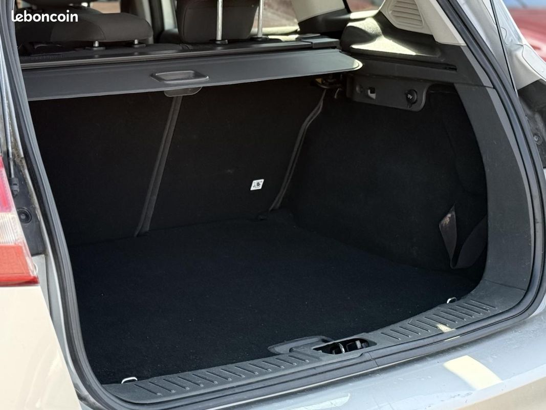 FORD KUGA 2.0 TDCi 140 4x2 Titanium (image 22)