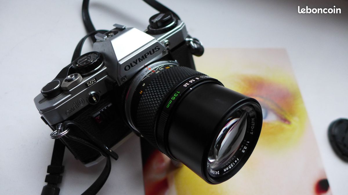 Objectif Olympus E.Zuiko Auto-T 135mm f3.5 avec son étui souple en cuir (Olympus) (image 5)