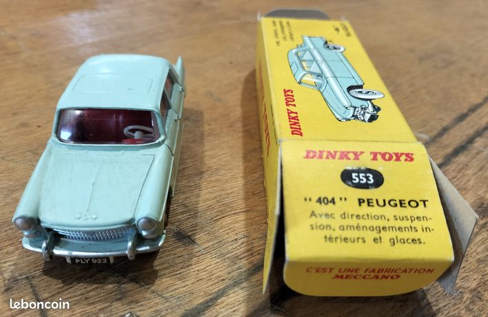 Dinky Toys Peugeot 404 - 2ème Type, Ref 553, Année 1962/1967 - Bon état (occasion)