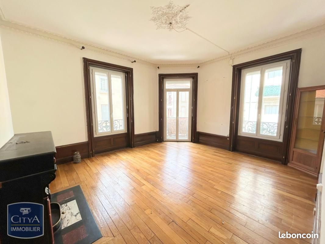 Appartement 3 pièces 83 m² · à Saint-Étienne · 83 m² · 89 000 €
