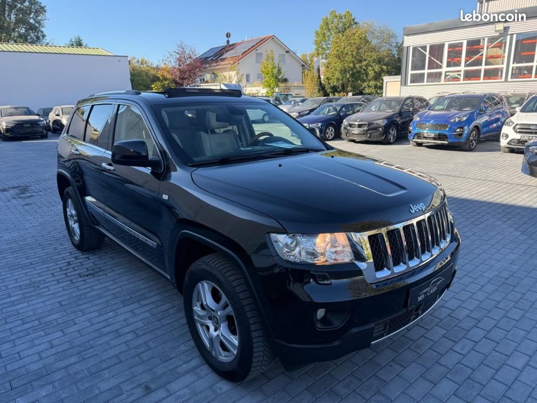 Jeep Grand Cherokee 3.0 CRD Overland | 241 ch BVA Toit panoramique Régulateur adaptatif Hayon éle... (image 3)