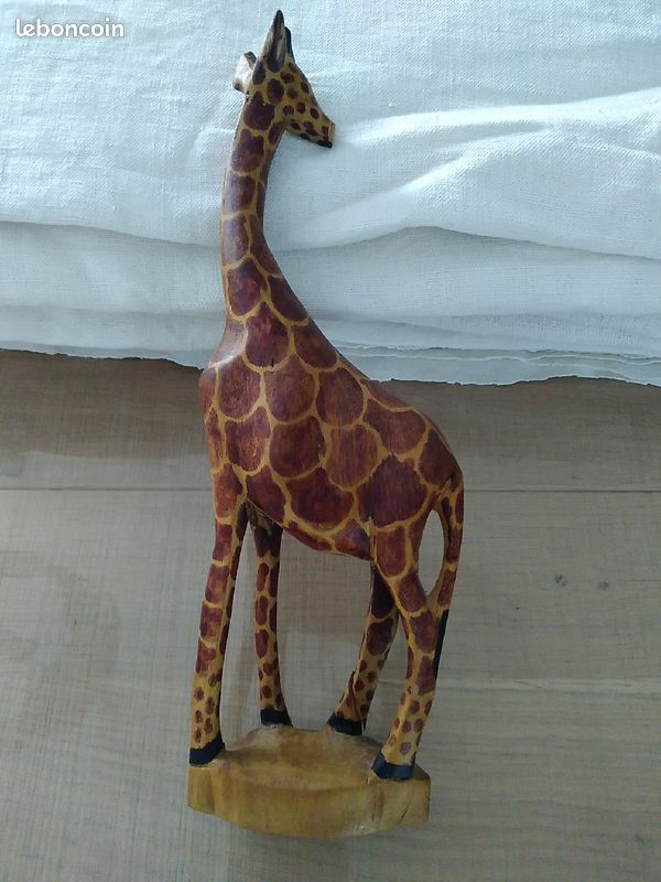 Statuette décorative en bois (image 3)