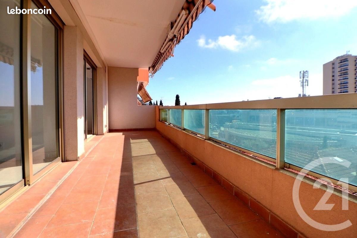 Appartement 3 pièces 70 m² · à Saint-Raphaël · 70 m² · 390 000 €