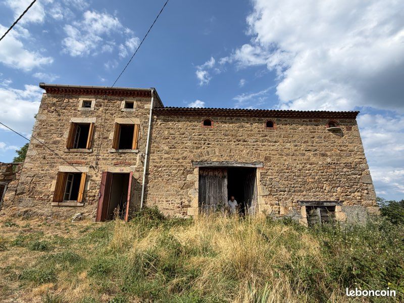 Maison 3 pièces 173 m² · à Condat-lès-Montboissier · 173 m² · 52 000 €
