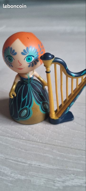 Arty toys (image 8)