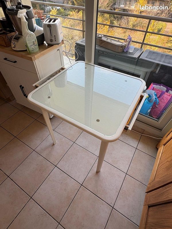 Table (image 1)
