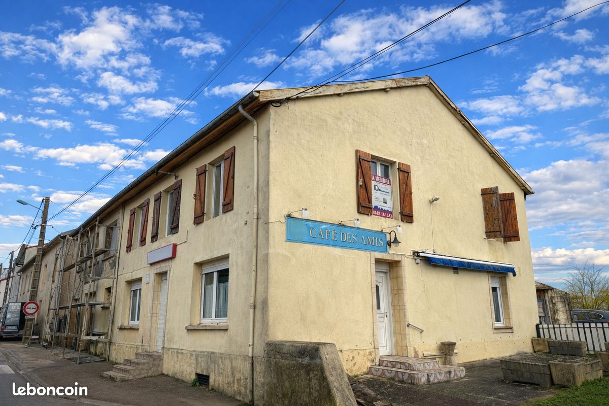 Immeuble 210 m² · à Courcelles-sur-Nied · 210 m² · 162 000 €
