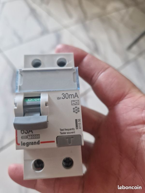 Interrupteur differentiel 63a type A legrand (image 1)