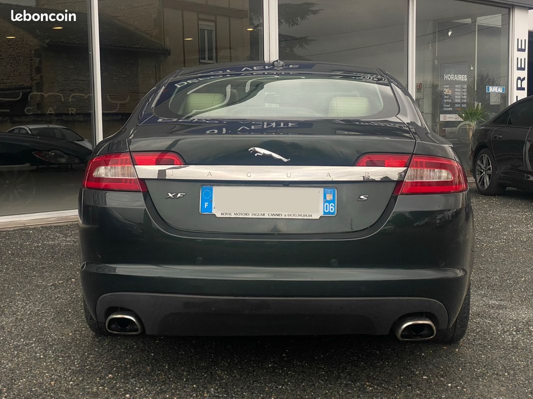 Jaguar XF 3.0 V6 275 Ch Diesel S Portfolio / TOIT OUVRANT / CAMÉRA DE RECUL / RÉGULATEUR DE VITESSE / SIÈGES ÉLÈCTRIQUES / FULL ENTRETIENS (image 5)
