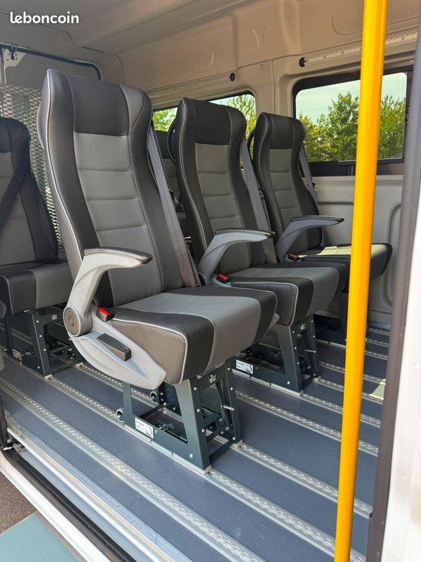 PEUGEOT BOXER L2H2 TPMR – 9 Places / Jusqu'à 4 fauteuils roulants – Disponible immédiatement (image 9)