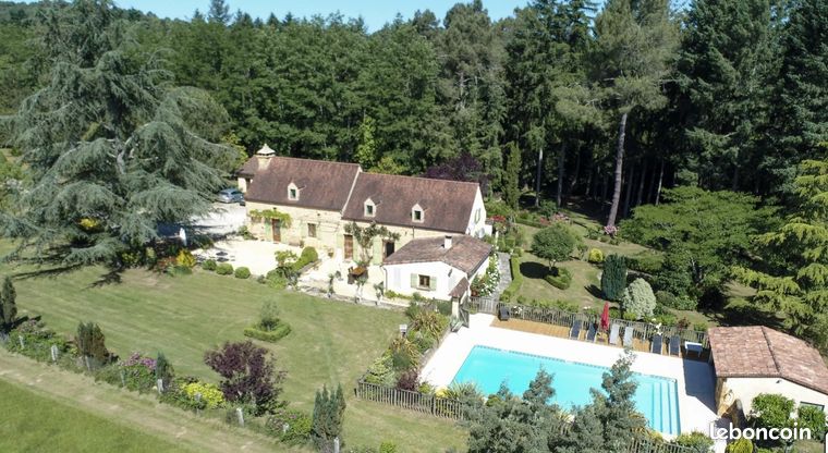 Propriété 7 pièces 200 m²
