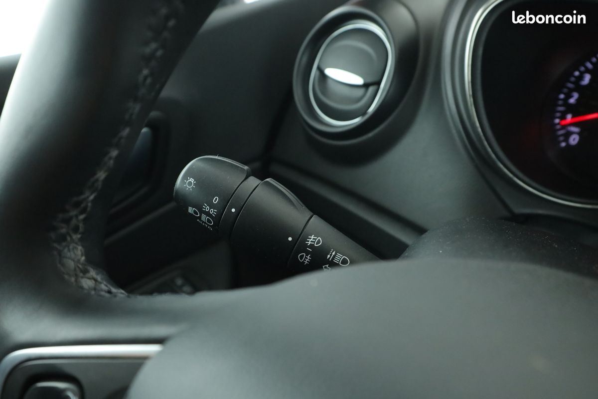 Renault Captur 0.9 TCe Energy Intens 90 ch (image 25)