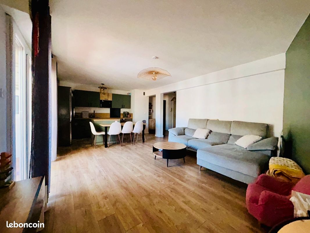 Appartement 3 pièces 74 m² · à Nice · 74 m² · 240 000 €