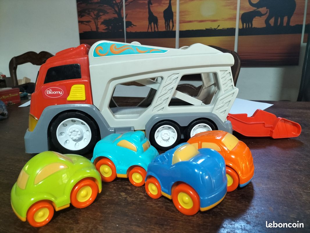 Camion de transport + 4 voitures (image 1)