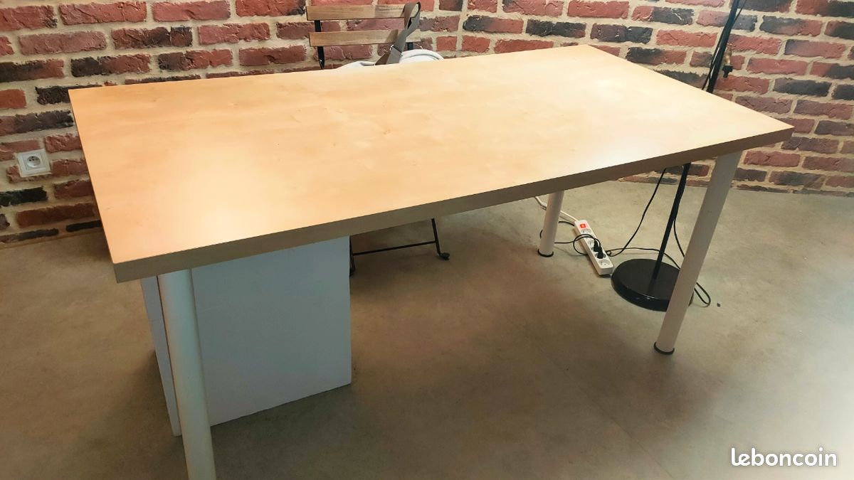 Bureau (image 1)