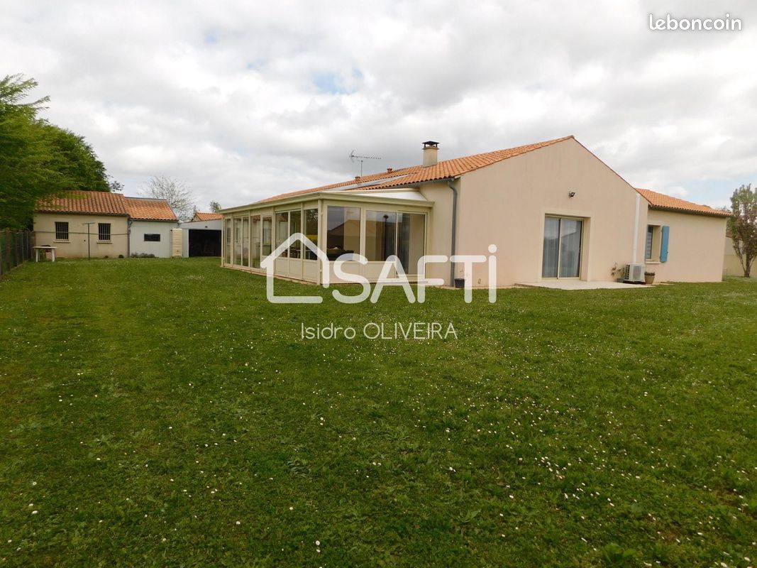 Propriété 7 pièces 207 m² - Saint-Pompain 79160 (image principale 0)