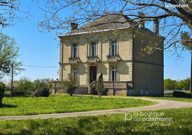 Maison 10 pièces 326 m²