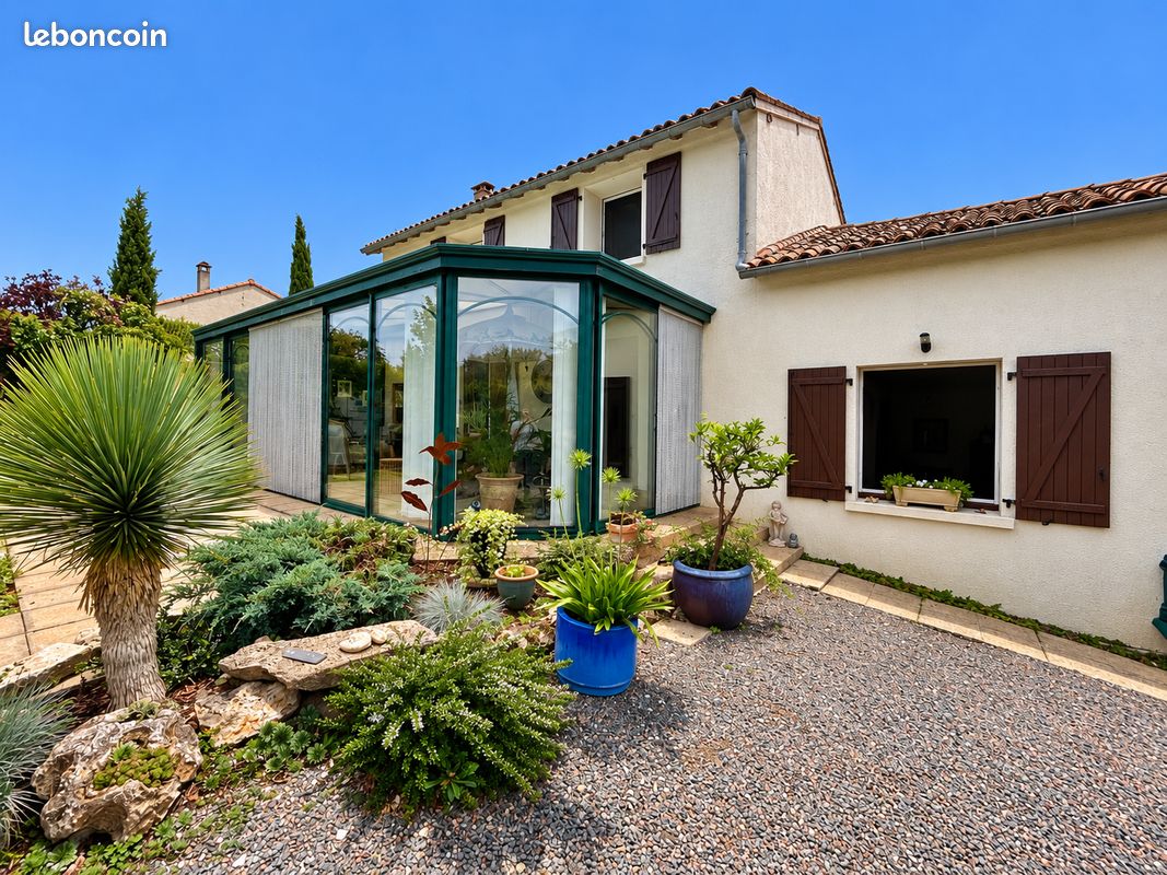 Maison 7 pièces 174 m² · à Clussais-la-Pommeraie · 174 m² · 240 000 €