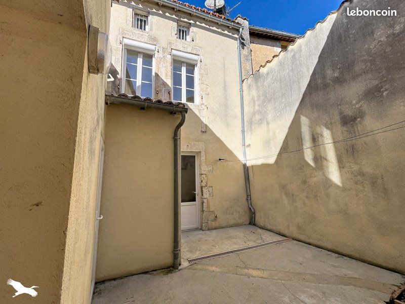 Appartement 5 pièces 120 m² · à Coteaux-du-Blanzacais · 120 m² · 98 280 €