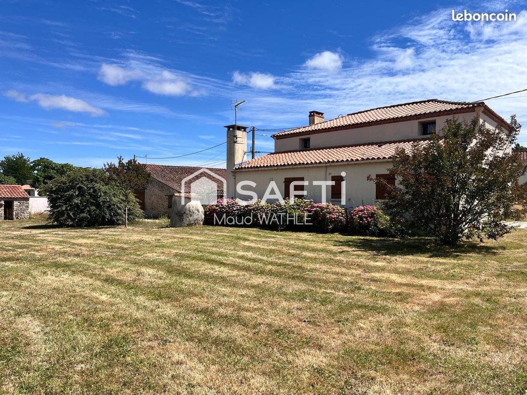 Maison 5 pièces 133 m² · à Saint-Hilaire-la-Forêt · 133 m² · 356 000 €