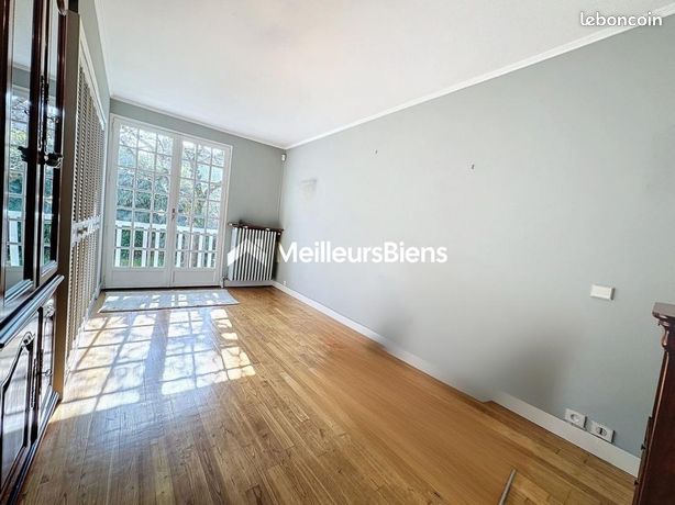 https://img.leboncoin.fr/api/v1/lbcpb1/images/76/6b/7b/766b7b9e522ed71b8420d9012985fa82082b6f8d.jpg?rule=ad-image