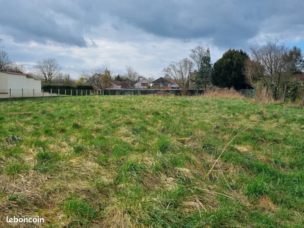 Terrain 835 m² · à Saint-Augustin · 835 m² · 104 000 €