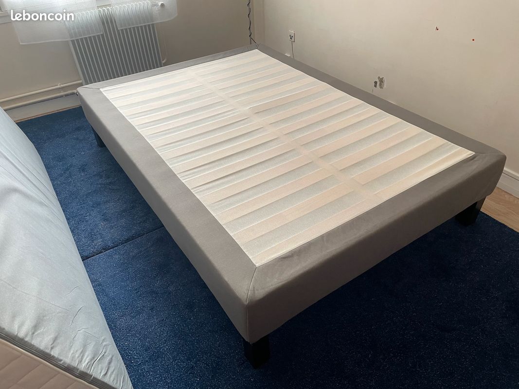 Lit et matelas 140x200 PRESQUE NEUF (image 1)
