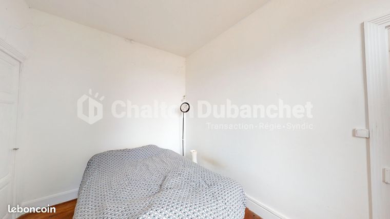 https://img.leboncoin.fr/api/v1/lbcpb1/images/76/6d/6a/766d6ad944935833acb05ecc0c24a0a4942493da.jpg?rule=ad-image