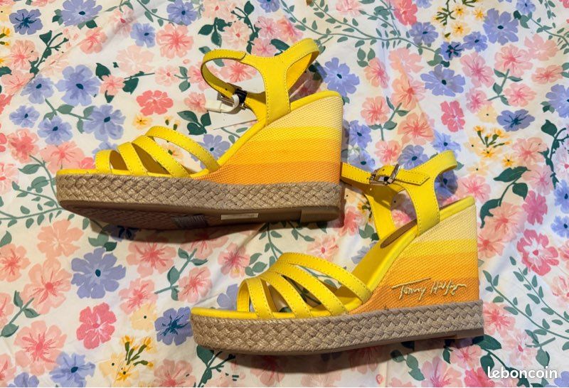 Compensées Tommy Hilfiger Jaunes (image 1)