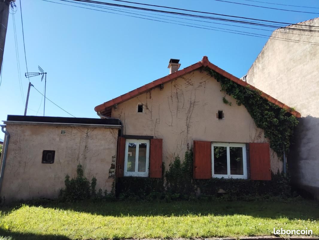 Maison 3 pièces 68 m² · à Aubiat · 68 m² · 75 000 €