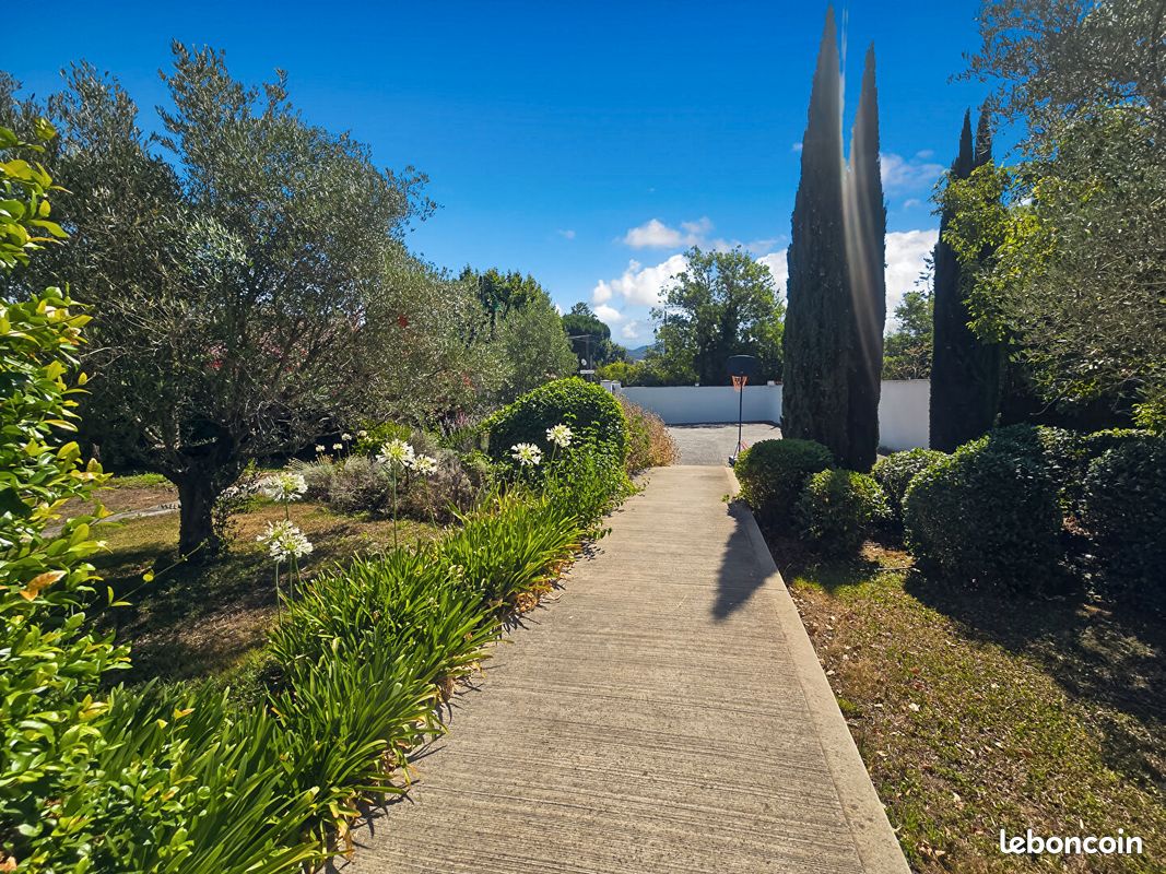 Terrain 560 m² · à Allauch · 560 m² · 270 000 €