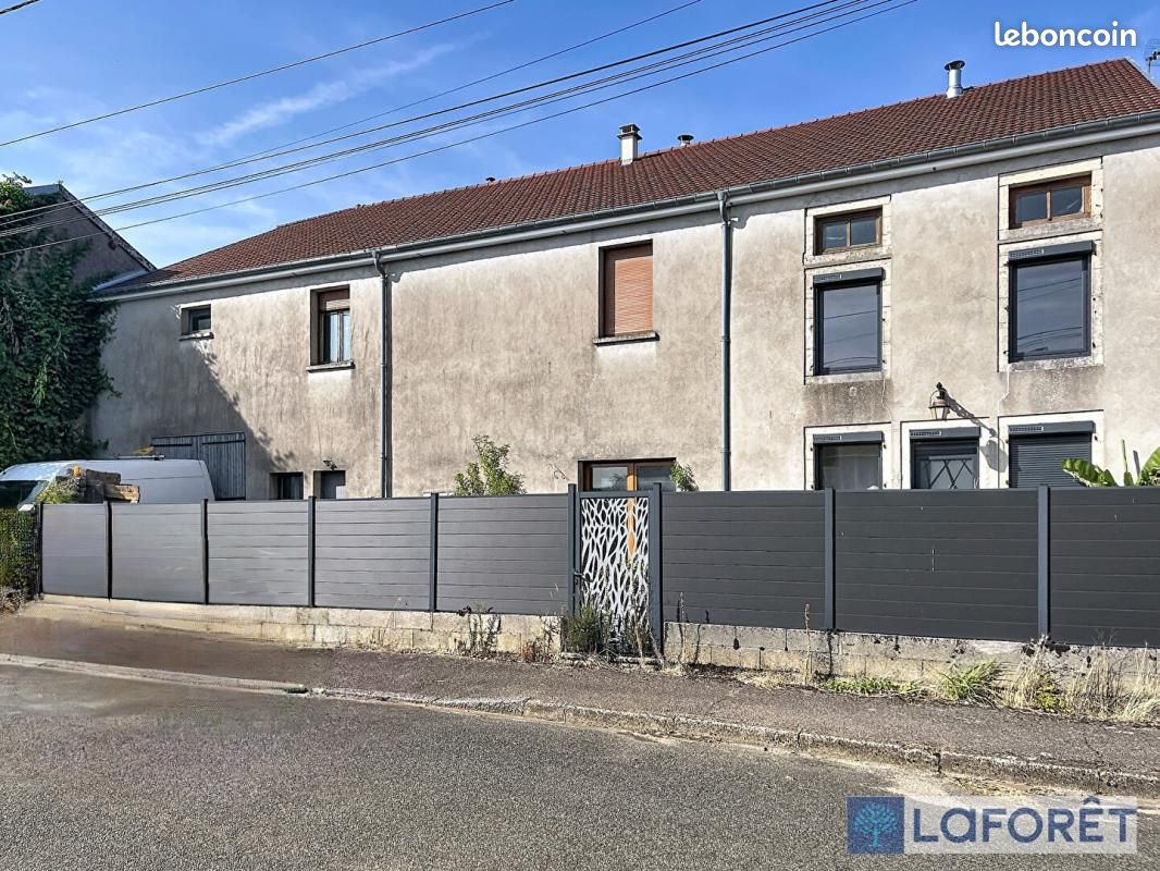 Maison 5 pièces 225 m² · à Is-en-Bassigny · 225 m² · 233 000 €