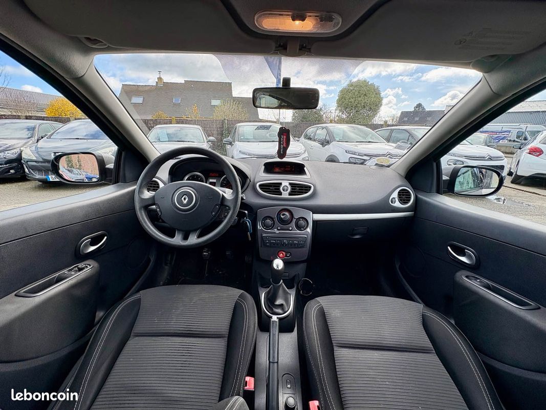 Renault clio (image 10)