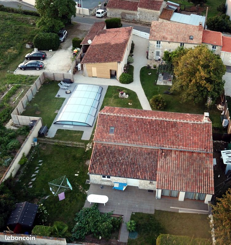 Maison 13 pièces 305 m² · à Bournand · 305 m² · 350 000 €