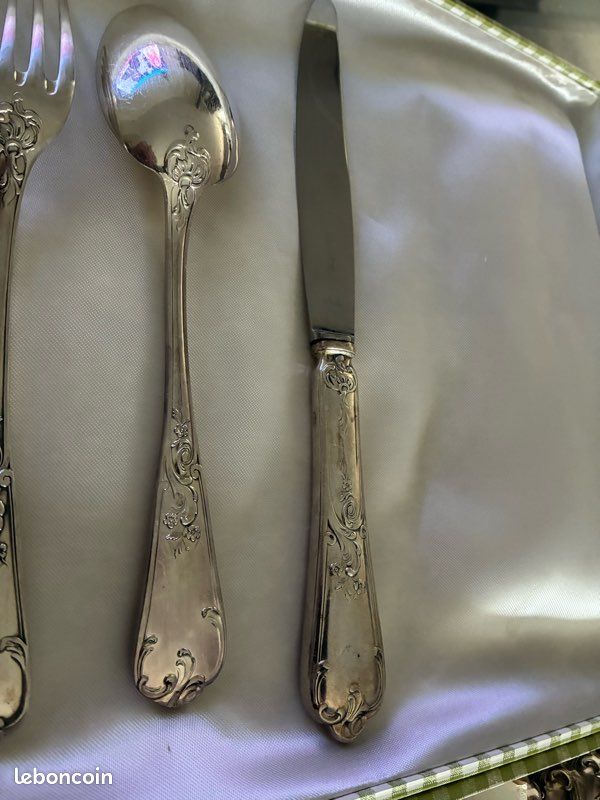 Service à Découper St Médard Argenté – 2 Pièces (32cm & 28cm) – Neuf Jamais Servi
